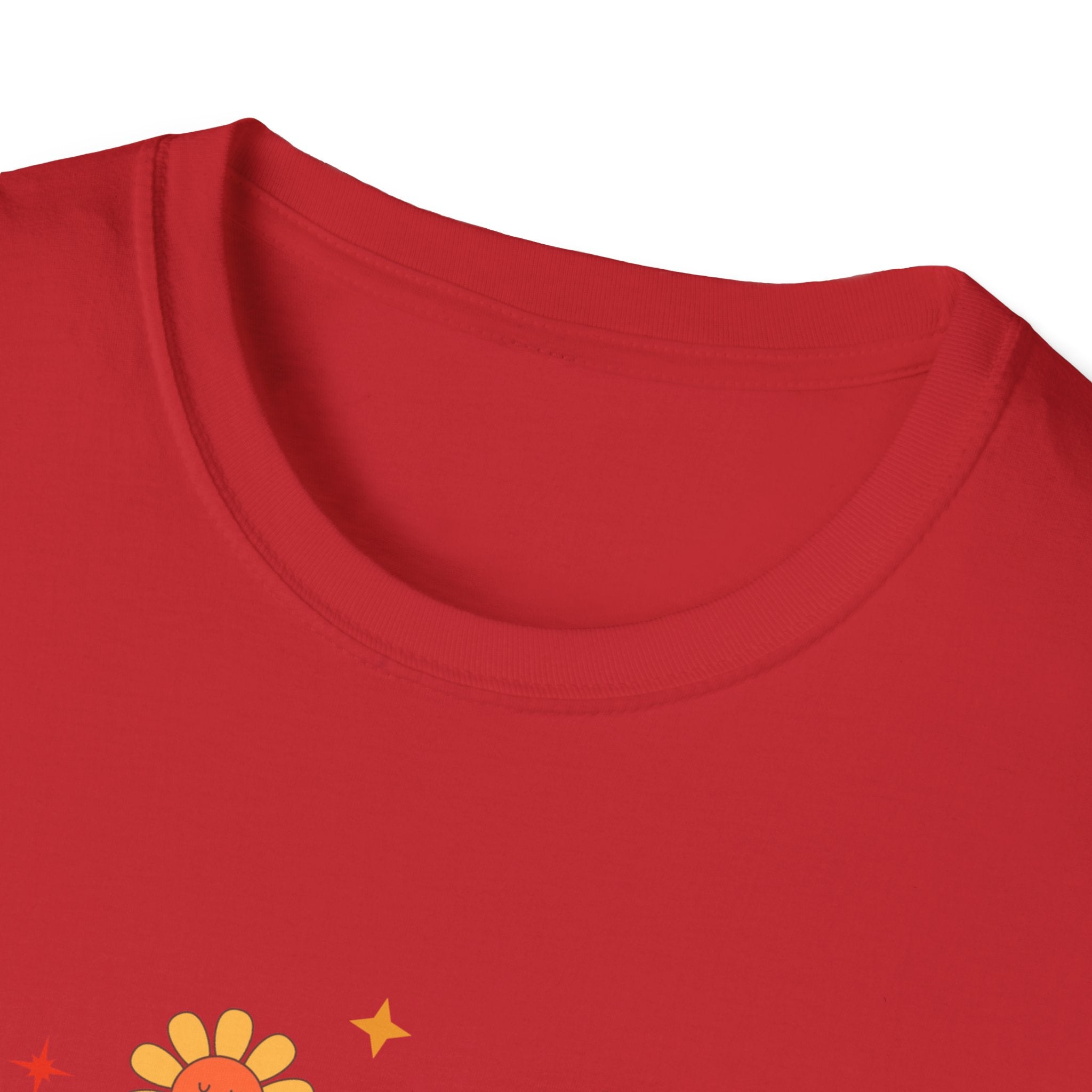 Mama Retro Floral Tee — Vintage 70s-Inspired Mother's Day T-Shirt