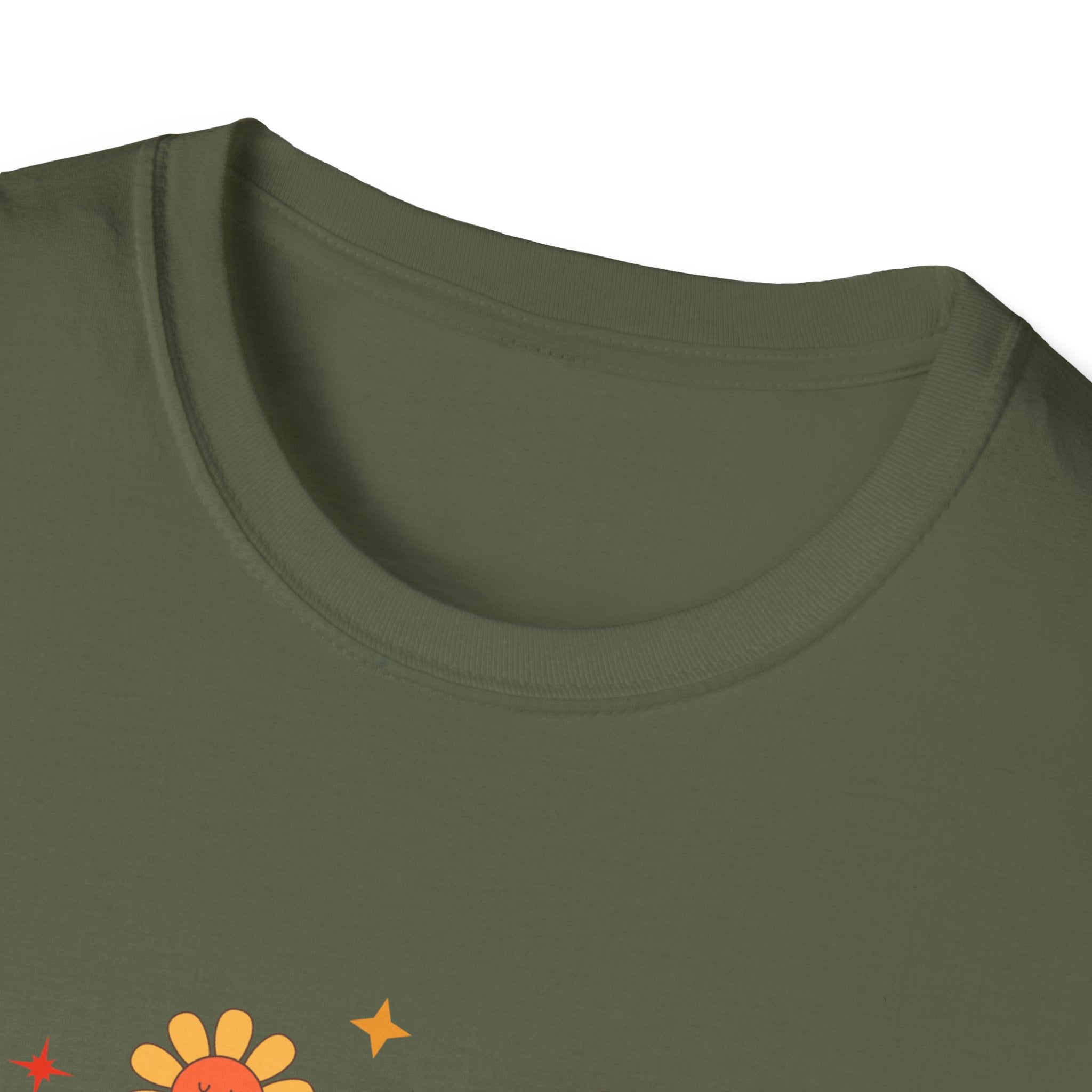 Mama Retro Floral Tee — Vintage 70s-Inspired Mother's Day T-Shirt
