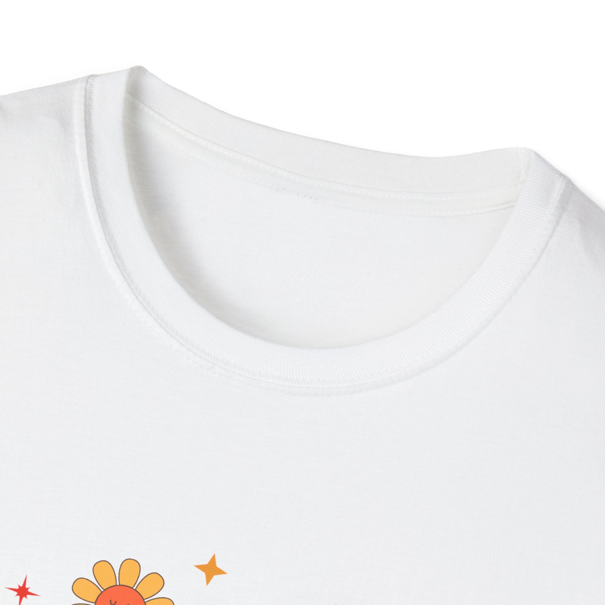 Mama Retro Floral Tee — Vintage 70s-Inspired Mother's Day T-Shirt